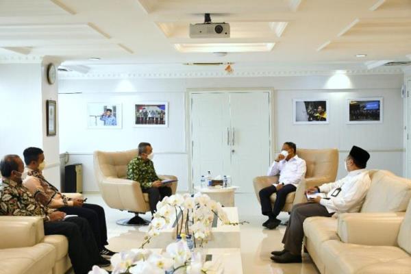 Temui Menpora Amali, Gubri  Usulkan Riau Jadi Tuan Rumah Haornas ke-39